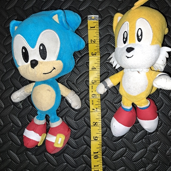 Sonic and Tails 8/9in Plush bundle - Picture 5 of 6